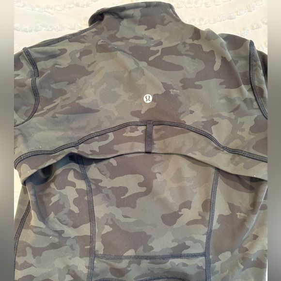 Lululemon Define Camo Jacket Size 6 - Picture 4 of 4